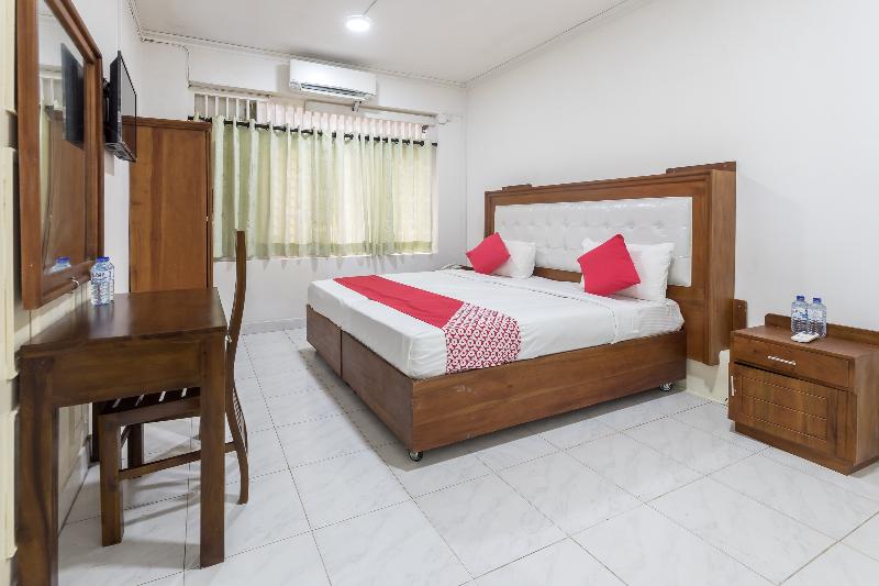 Metro Marine Drive Hotel image