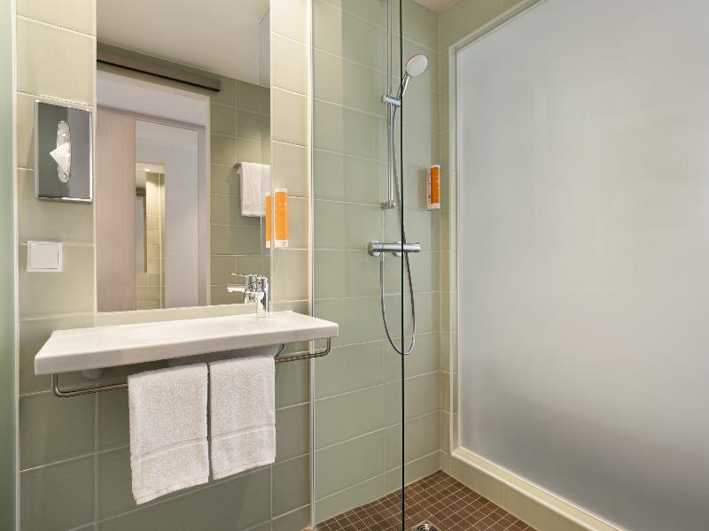 Super 8 by Wyndham Dresden image