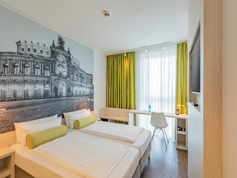 Super 8 by Wyndham Dresden image