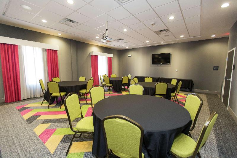 Hampton Inn Mustang image