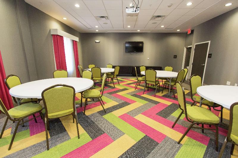 Hampton Inn Mustang image