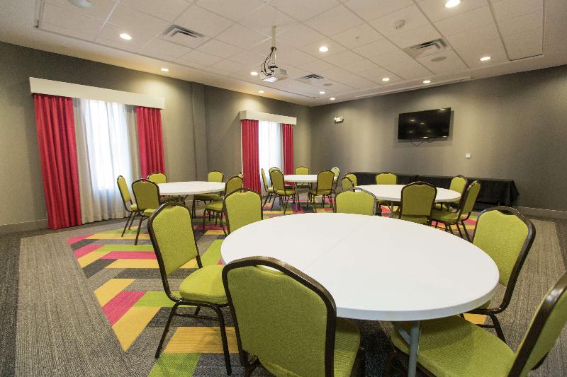 Hampton Inn Mustang image