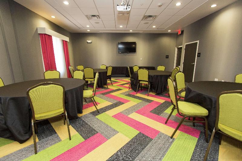 Hampton Inn Mustang image