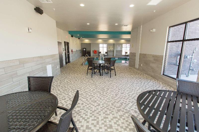 Hampton Inn Mustang image