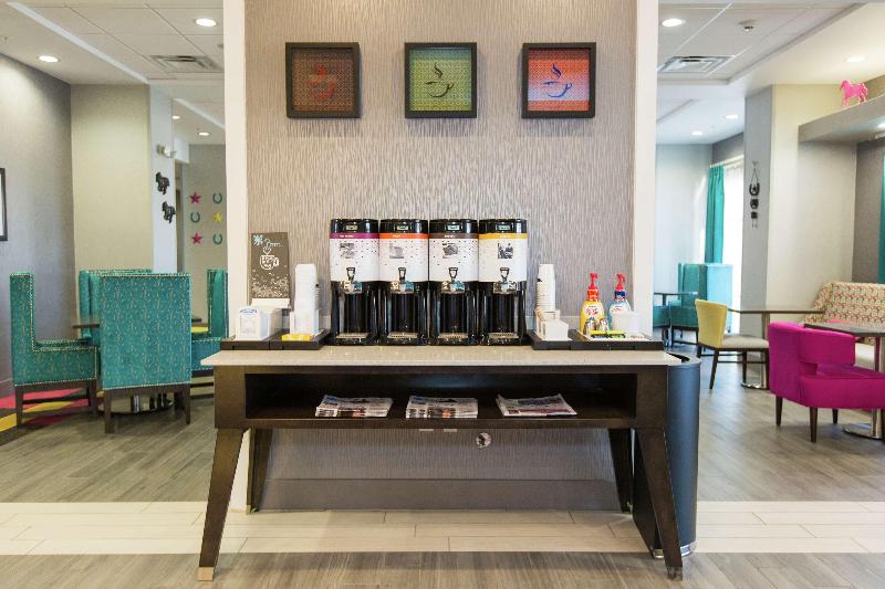 Hampton Inn Mustang image