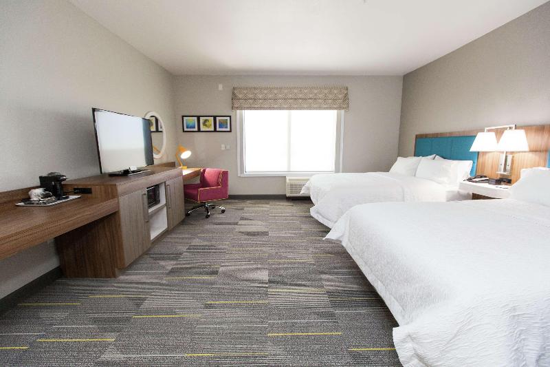 Hampton Inn Mustang image