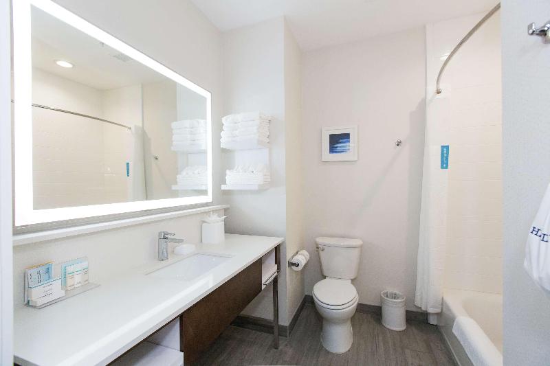 Hampton Inn Mustang image