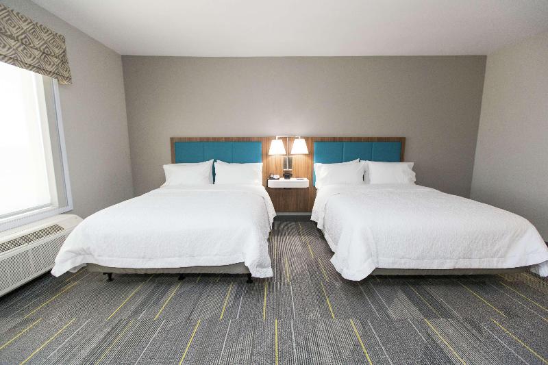 Hampton Inn Mustang image