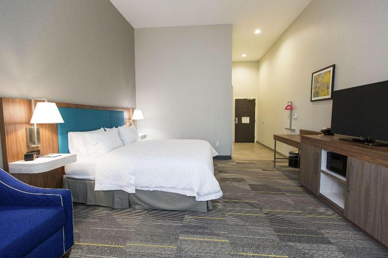 Hampton Inn Mustang image