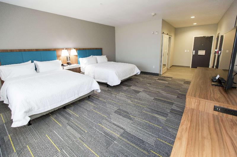 Hampton Inn Mustang image