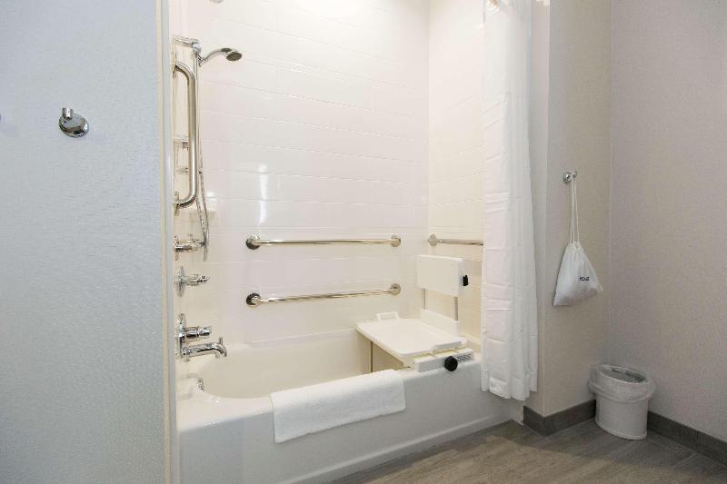 Hampton Inn Mustang image