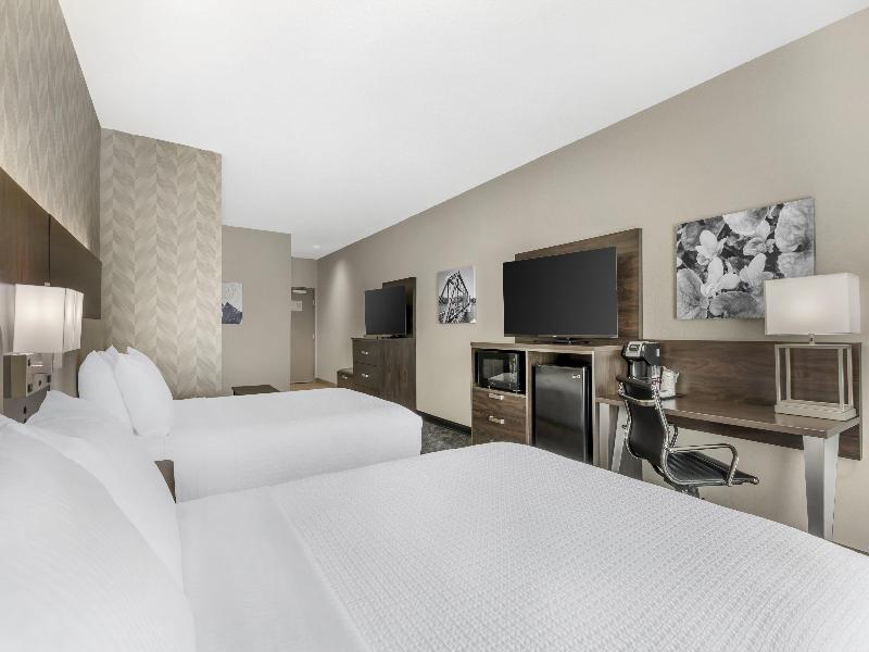 Best Western Plus Parkside Inn & Suites image