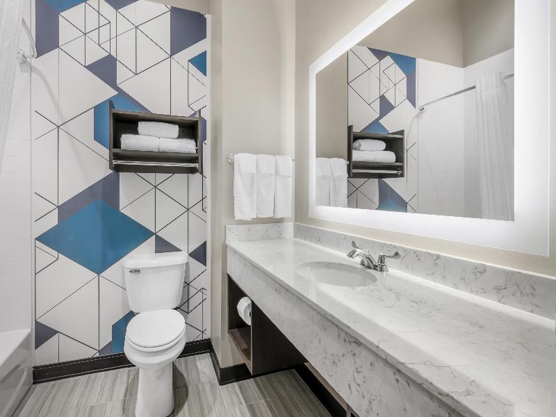 Best Western Plus Parkside Inn & Suites image