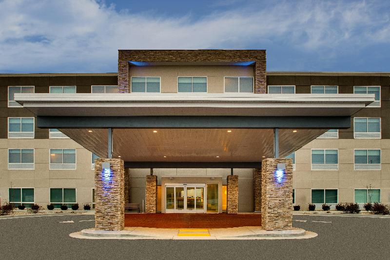 Holiday Inn Express Mt Sterling North image