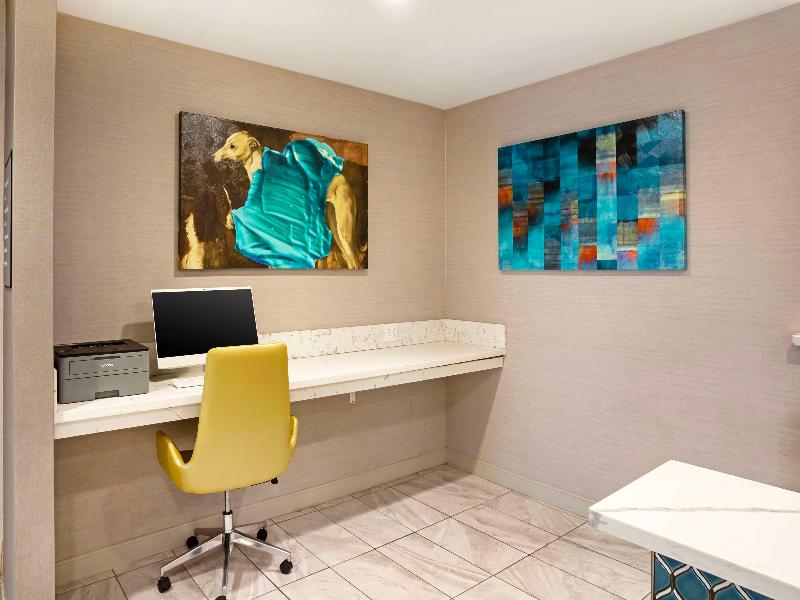 Best Western Plus Coalinga Inn image