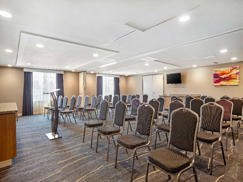Best Western Plus Coalinga Inn image