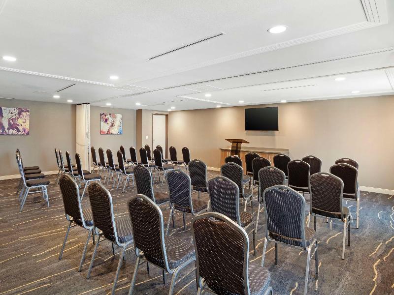 Best Western Plus Coalinga Inn image