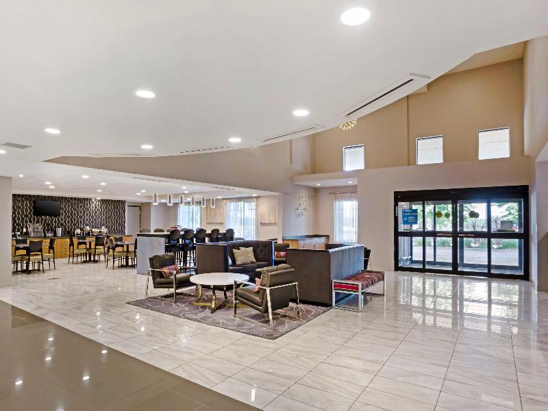 Best Western Plus Coalinga Inn image