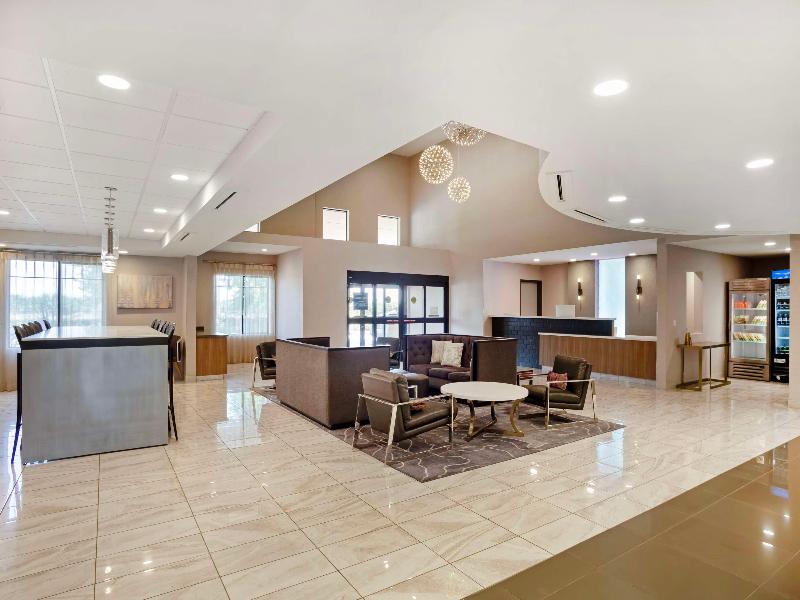 Best Western Plus Coalinga Inn image