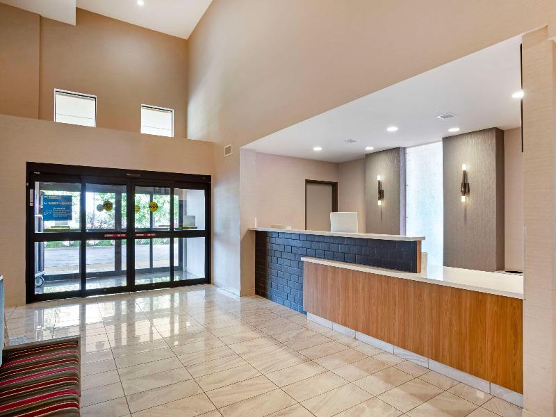 Best Western Plus Coalinga Inn image