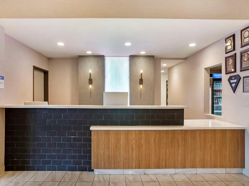 Best Western Plus Coalinga Inn image