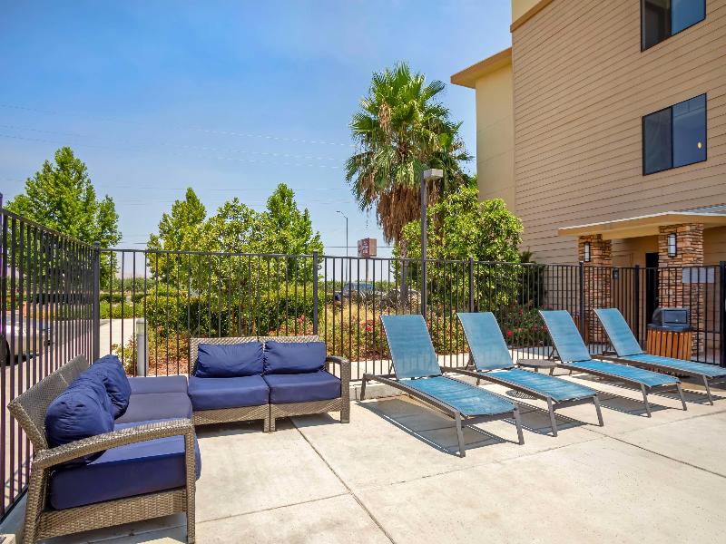 Best Western Plus Coalinga Inn image