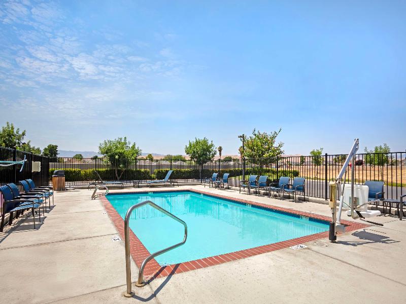Best Western Plus Coalinga Inn image