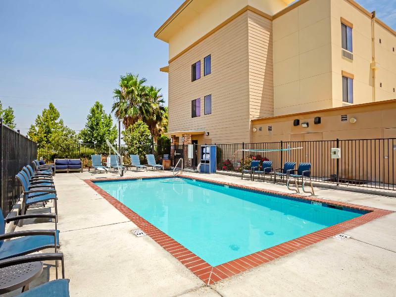 Best Western Plus Coalinga Inn image