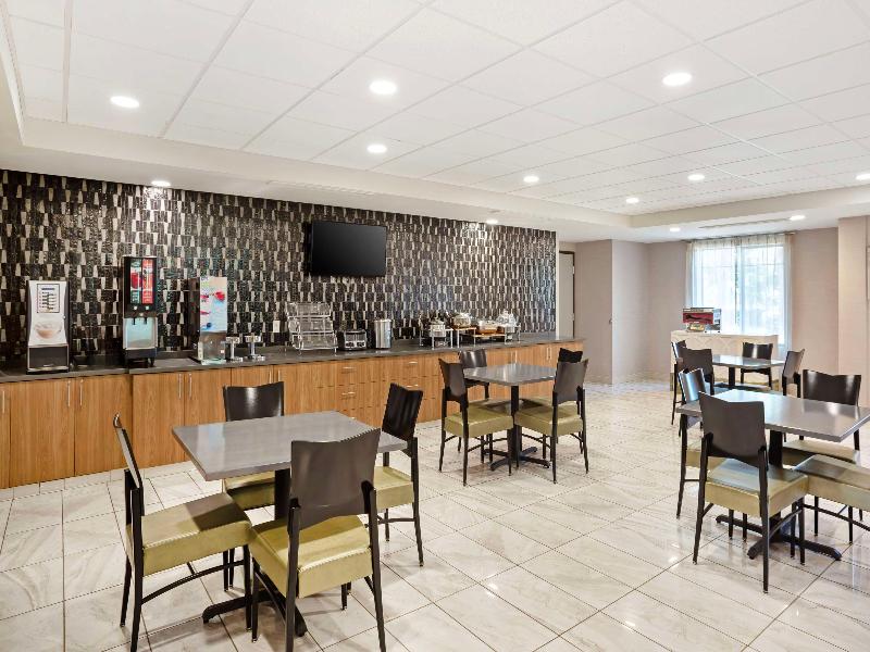 Best Western Plus Coalinga Inn image