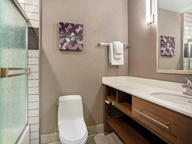 Best Western Plus Coalinga Inn image