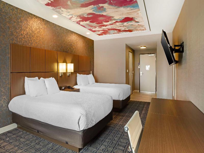 Best Western Plus Coalinga Inn image