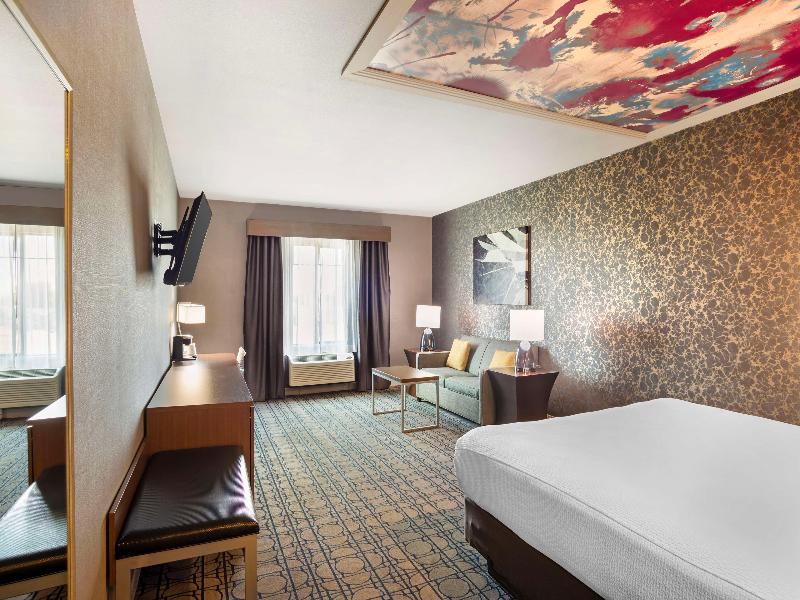Best Western Plus Coalinga Inn image