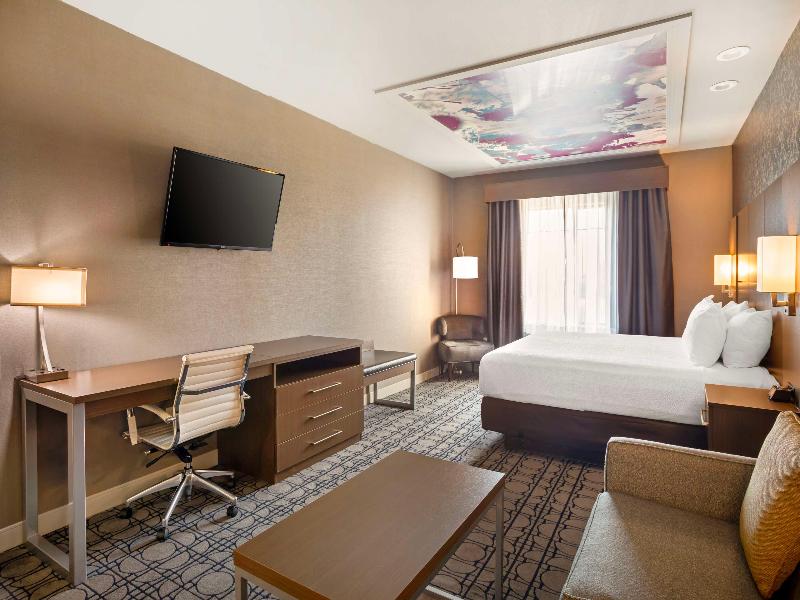 Best Western Plus Coalinga Inn image
