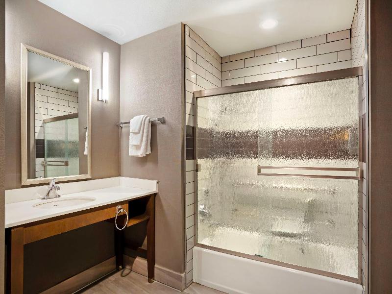 Best Western Plus Coalinga Inn image