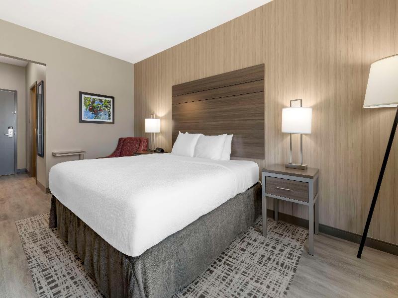 Best Western Plus Lacrescent / Lacrosse image