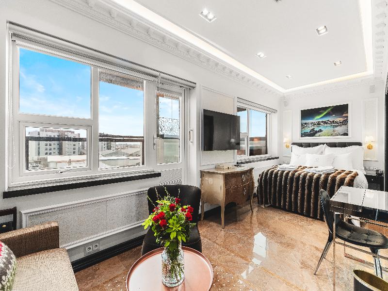 Diamond Suites image