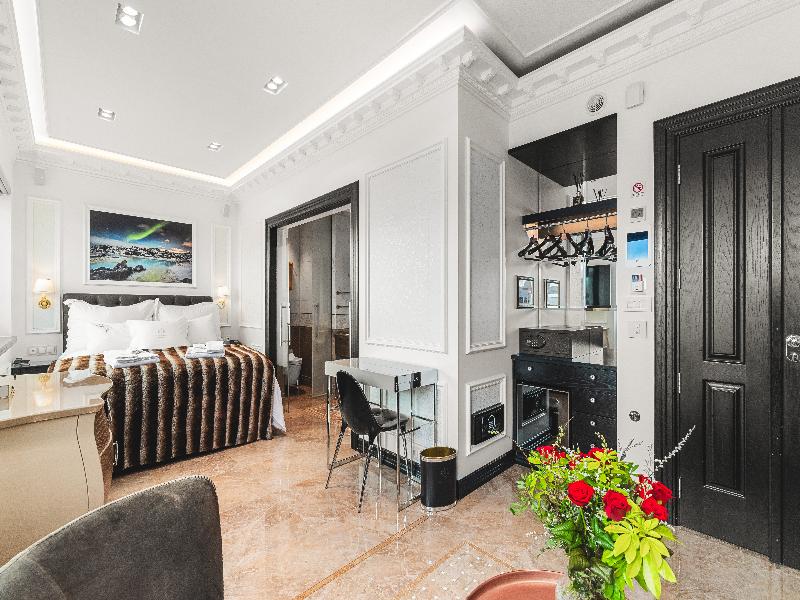 Diamond Suites image