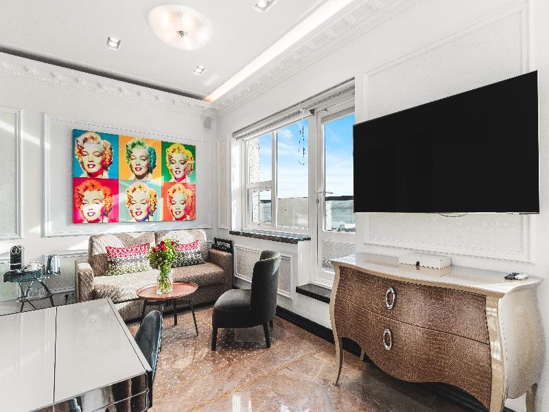 Diamond Suites image