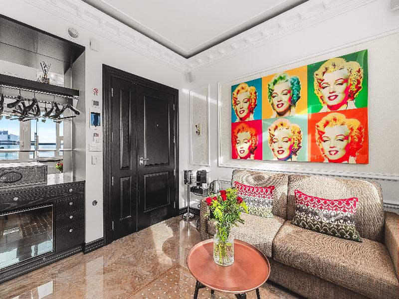 Diamond Suites image