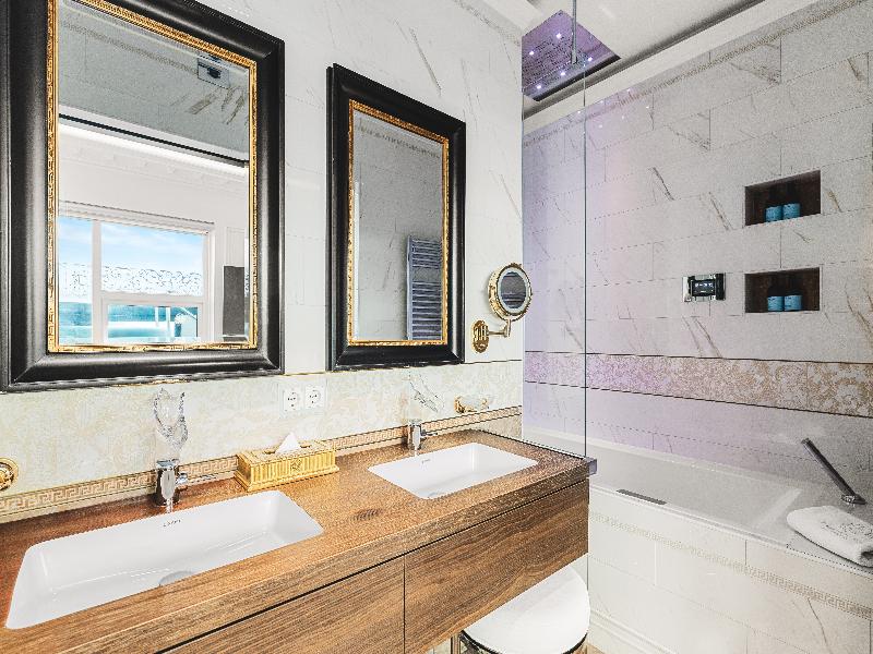 Diamond Suites image