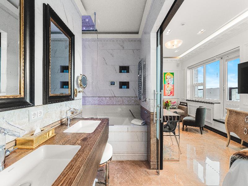 Diamond Suites image