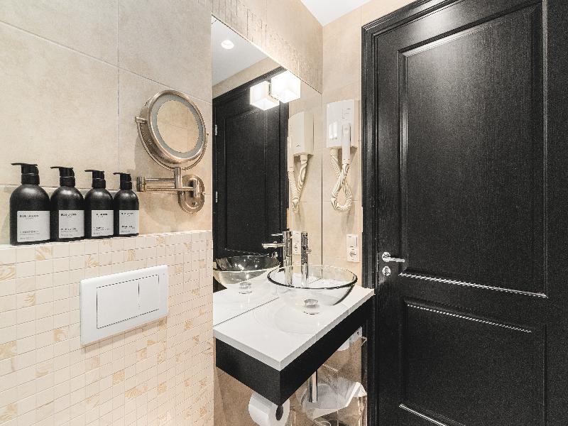Diamond Suites image