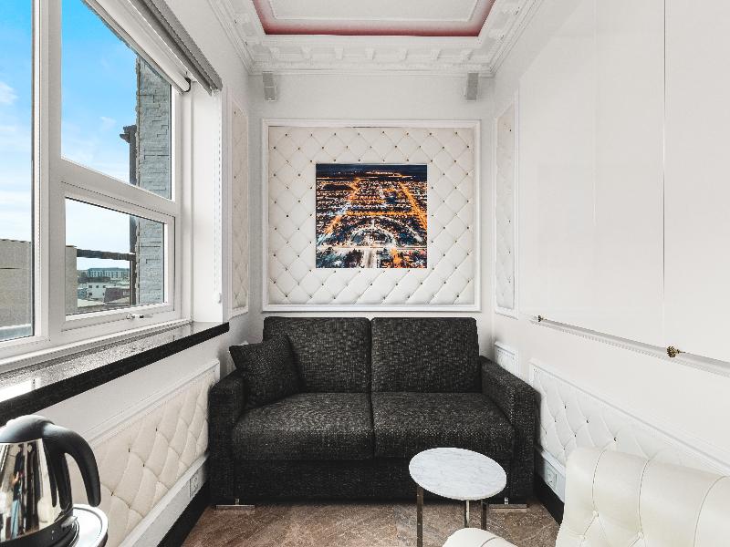 Diamond Suites image