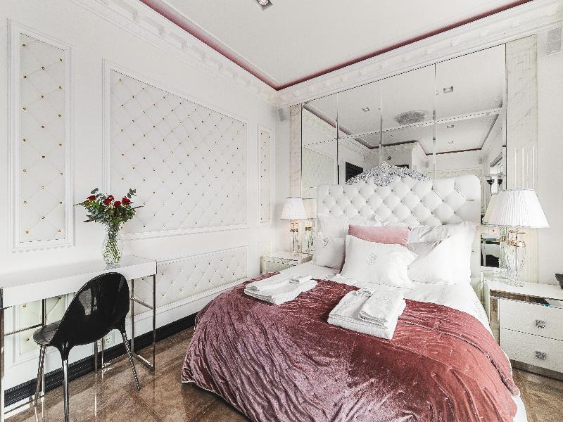 Diamond Suites image
