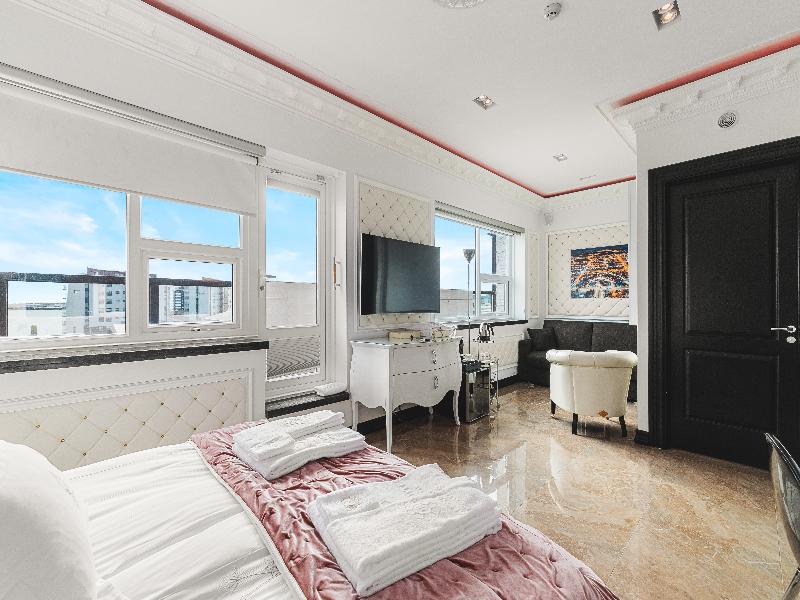 Diamond Suites image