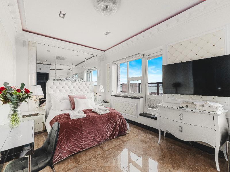 Diamond Suites image