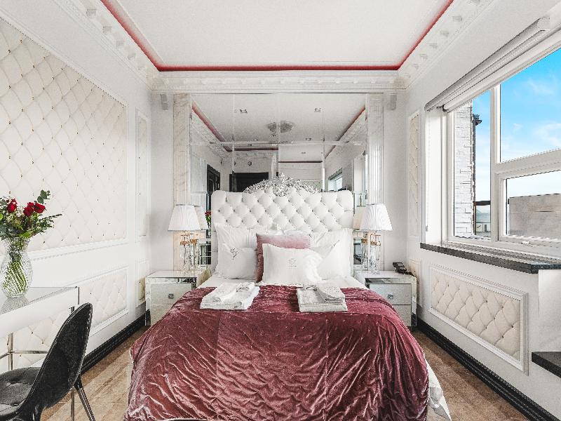 Diamond Suites image