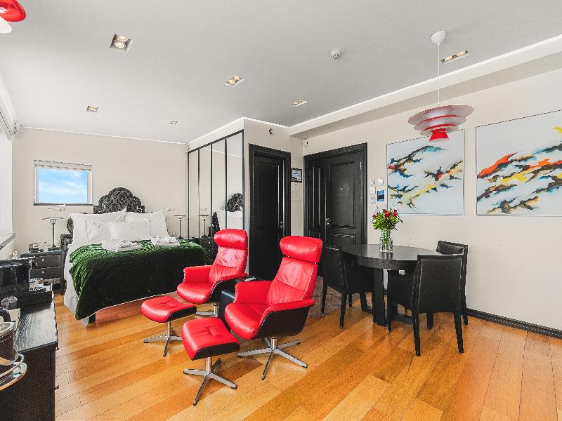Diamond Suites image