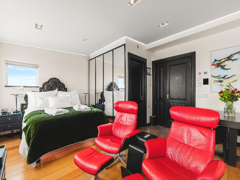 Diamond Suites image
