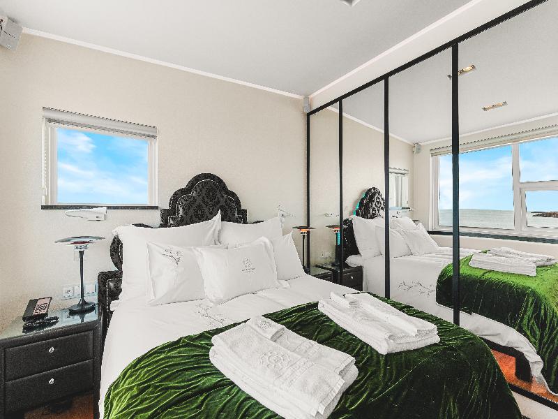 Diamond Suites image